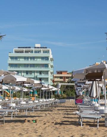 hotel-montecarlo en private-beach 020