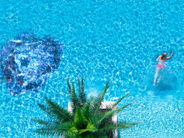 hotel-montecarlo en holidays-in-september-in-bibione-at-4-star-beach-hotel 013