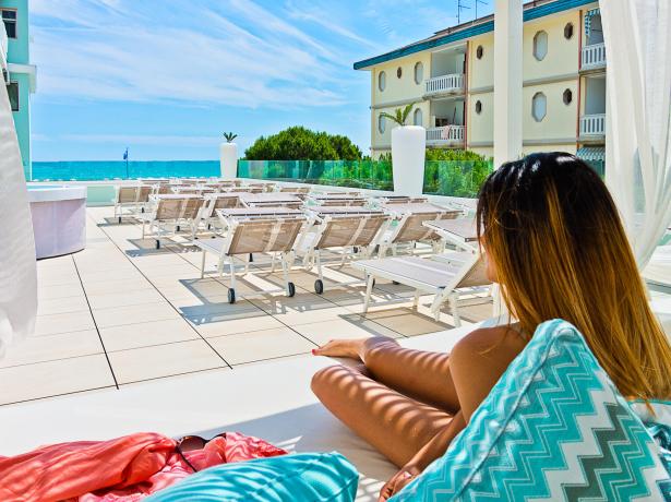 hotel-montecarlo it offerte-coppie-mezza-pensione-a-bibione-spa-spiaggia-e-vasca-idromassaggio 013