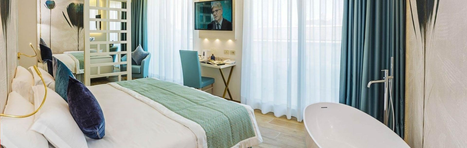 hotel-montecarlo en deluxe-living-suite-aparthotel-bibione 012