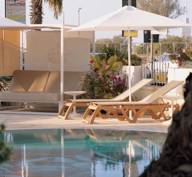 hotel-montecarlo en hotel-bibione-with-pool 016